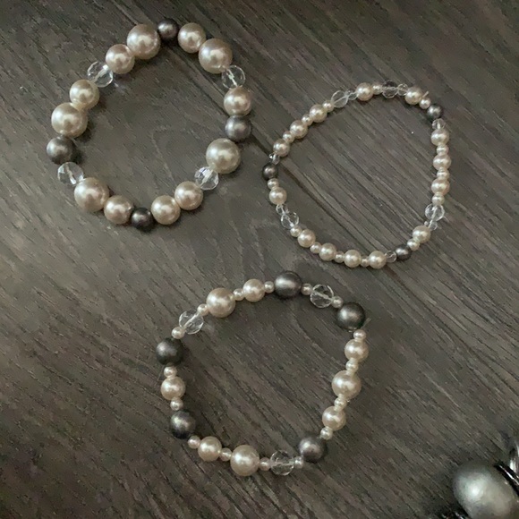 Jewelry Lot 5 bracelets - Picture 2 of 7